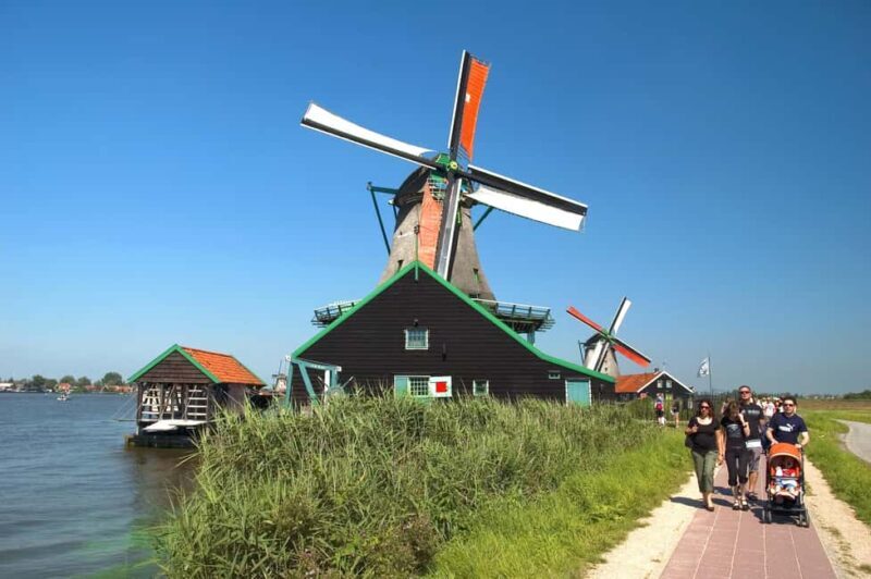 Brussels: Full Day Holland Keukenhof & Windmills Guided Tour - Exploring the Dutch Heartland in a Day