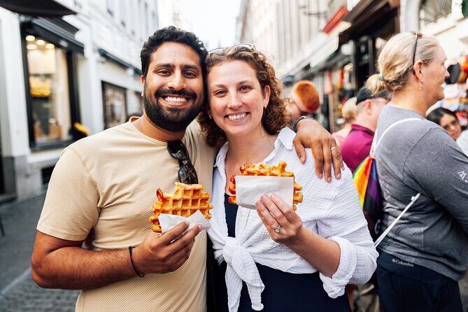 Brussels: Historical Walking Tour with Chocolate & Waffle Tasting - A Closer Look at the Itinerary