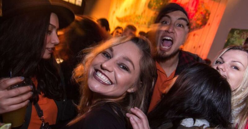 Brussels: Pub Crawl and Nightlife Party Experience - Key Points