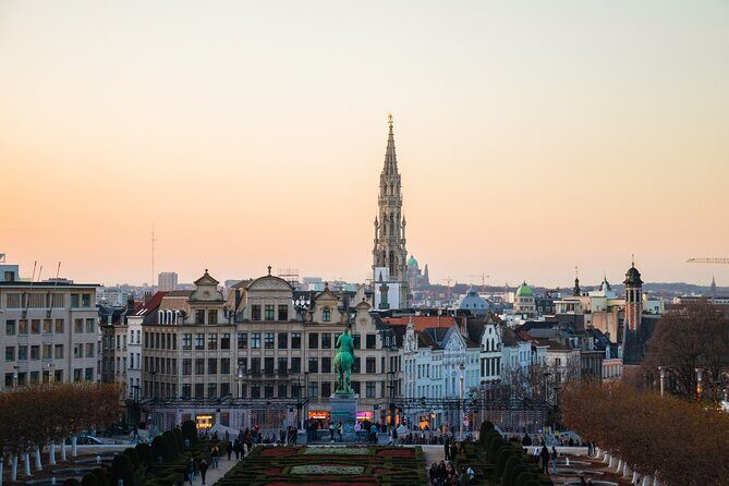 Brussels Walking Tour with Waffle Tasting: History and Delights - Exploring Brussels in 2.5 Hours: A Practical Guide