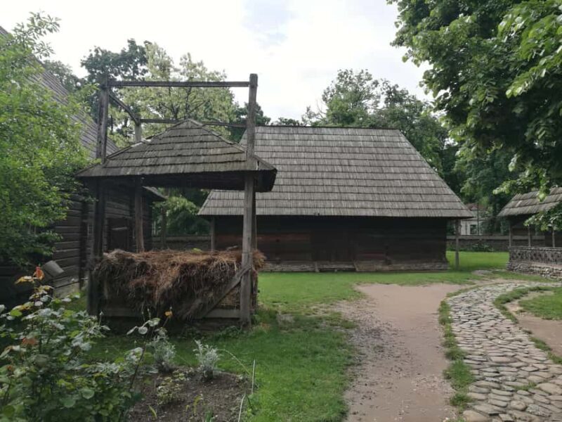 Bucharest city tour: Village Museum visit & Panormaic tour - Exploring the Itinerary in Detail