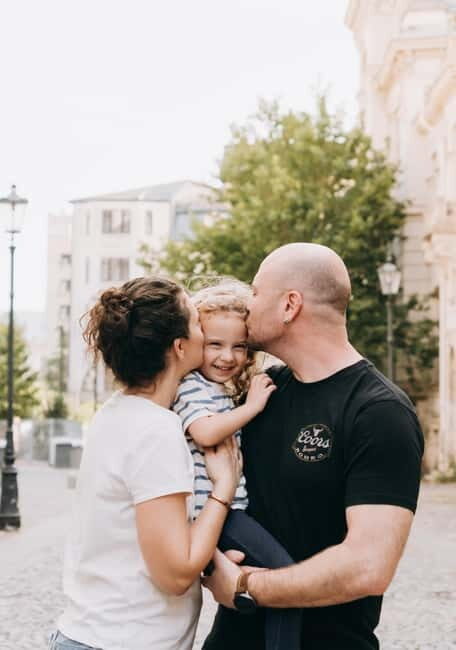 Bucharest: Essential Photo Session in the Charming Streets - Bucharest: Essential Photo Session in the Charming Streets