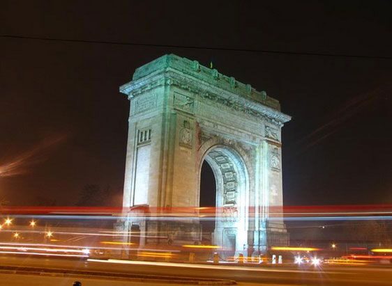 Bucharest Evening Tour and Traditional Dinner - In-Depth Review of the Bucharest Evening Tour and Dinner
