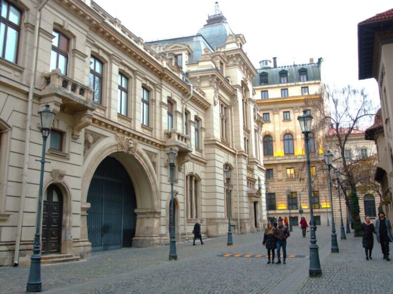 Bucharest highlights - full day private walking tour - FAQ
