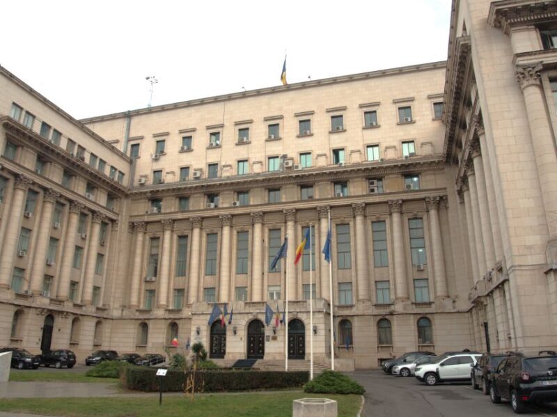 Bucharest in a nutshell - half day private walking tour - Key Points