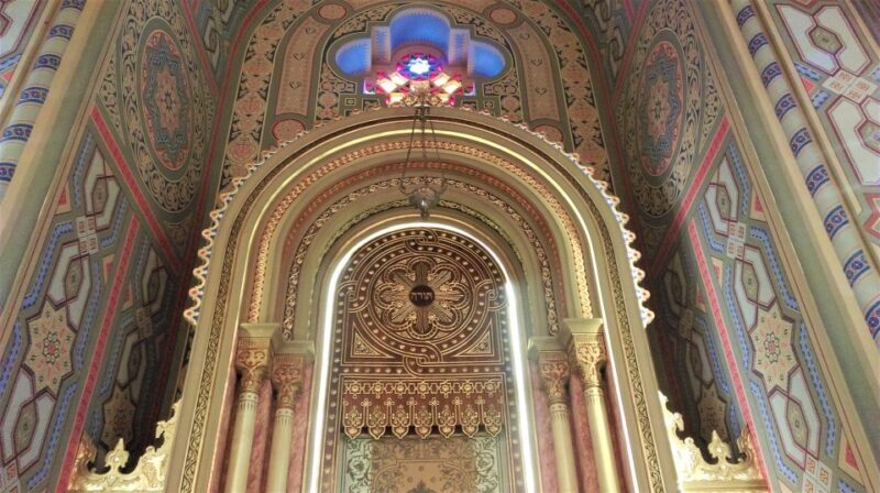 Bucharest Jewish Heritage Private Walking Tour - Exploring Bucharest’s Jewish Heritage: A Private Walking Tour