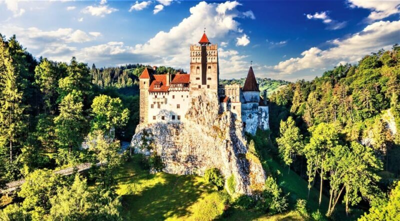 Bucharest: Peles Castle, Bran Castle, & Brasov Old Town Tour - An In-Depth Look at the Tour Experience