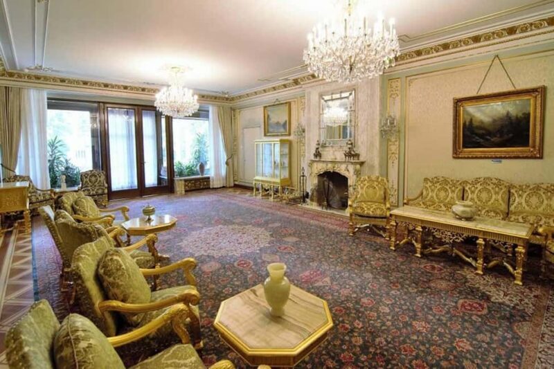 Bucharest Tour: Parliament, Ceausescu House & Village Museum - Who Will Enjoy This Tour?
