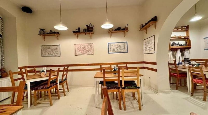 Bucharest: Traditional Romanian Lunch Experience - Key Points