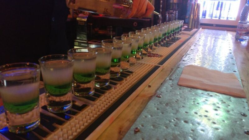 Bucharest: Weekend Pub Crawl - A Deeper Look into the Bucharest Weekend Pub Crawl