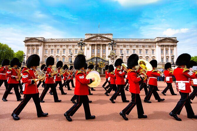 Buckingham Palace Entrance Ticket & Changing of the Guard Tour - Exploring the Itinerary in Detail