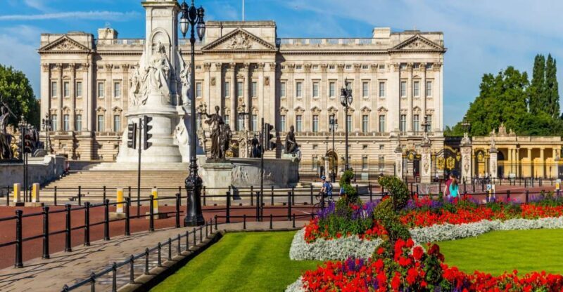 Buckingham Palace Exterior and Royal History Private Tour - A Closer Look at the Buckingham Palace Exterior and Royal Heritage Tour
