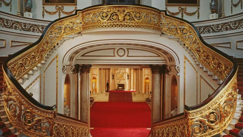 Buckingham Palace State Rooms Entry & Royal London Audio App - The Value of an Audio Guide