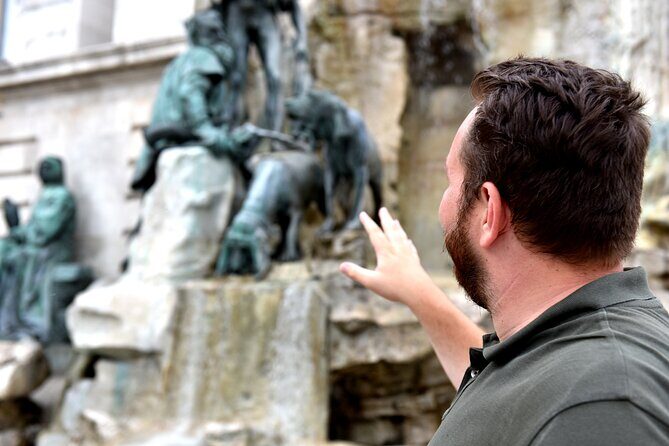 Buda Castle Walking Tour with Matthias church entry, Cake&Coffee - Key Points