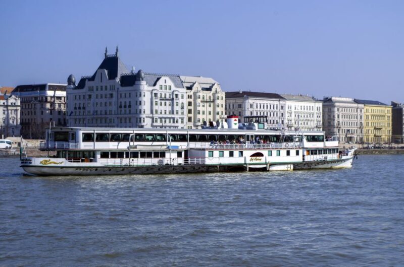 Budapest: 1 hr Sunshine Booze Cruise with Prosecco - Key Points