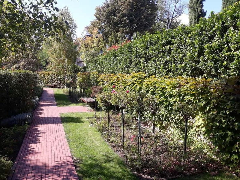 Budapest: Best Gardens Walking Tour & Hungarian Folk Music - In-Depth Review of Budapest’s Gardens & Folk Music Tour