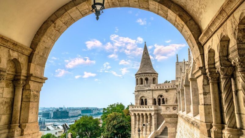 Budapest: Capture the most Photogenic Spots with a Local - FAQ