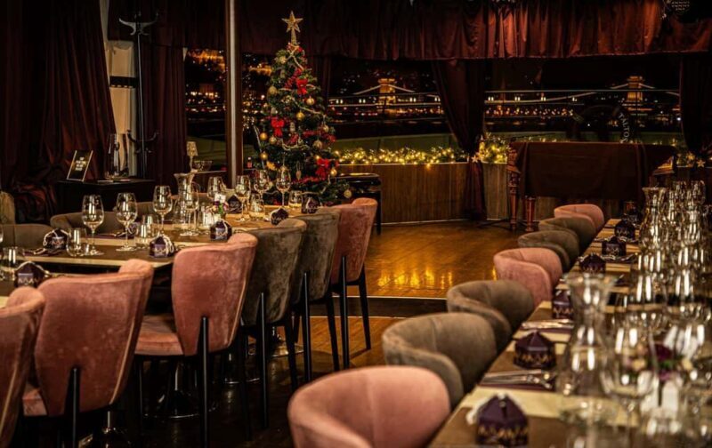 Budapest: Christmas Day Dinner Cruise with Live Piano Music - A Deep Dive into the Christmas Dinner Cruise Experience