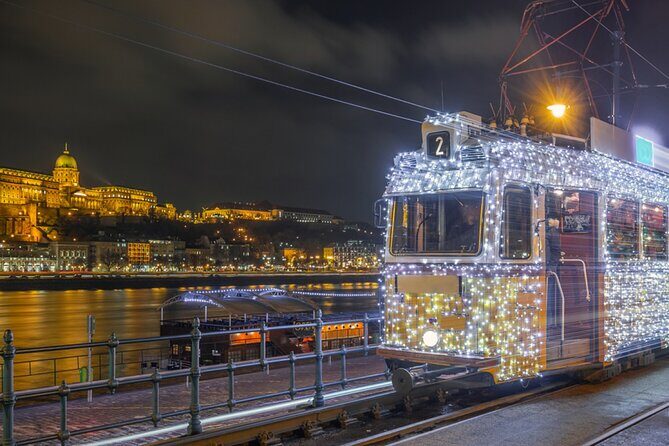 Budapest Christmas Market Tour with Basilica visit - An Inside Look at the Budapest Christmas Market Tour