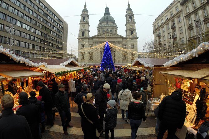 Budapest Christmas Walking Tour & Entry to St Stephen's Basilica - Key Points