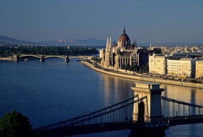 Budapest Danube River Candlelit Dinner Cruise with Live Music - Budapest Danube River Candlelit Dinner Cruise with Live Music: A Romantic Night on the Water