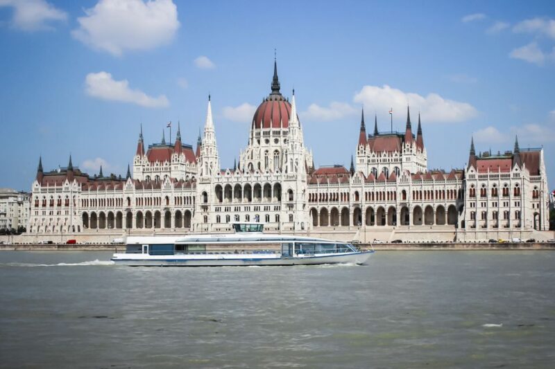Budapest: Daytime Sightseeing Boat Cruise - Who Should Consider This Cruise?