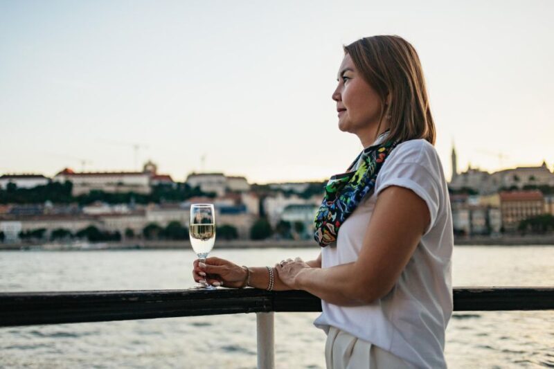 Budapest: Dinner Cruise with Live Music and Folk Dance Show - Key Points