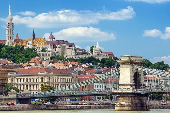 Budapest Downtown Walk with Chimney Cake and Metro Pass - Key Points