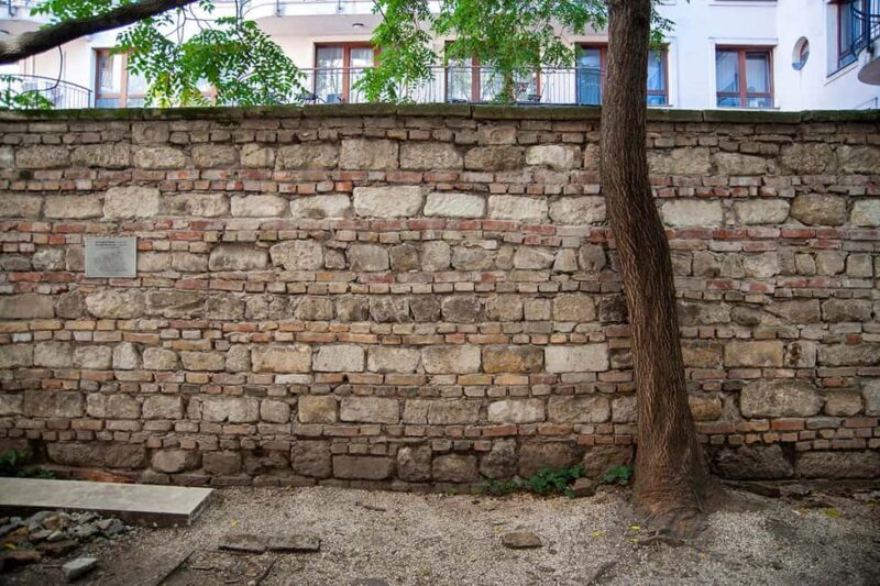 Budapest: Guided Jewish Tour with Ghetto Wall Exhibition - A Detailed Look at the Tour Experience