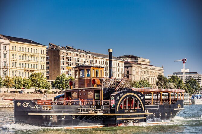 Budapest Historical Cruise with Welcome Frizzante & Audio Guide - A Detailed Look at the Budapest Historical Cruise