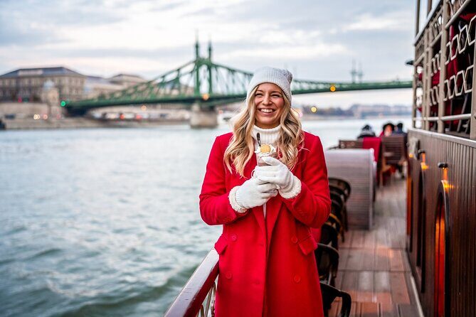 Budapest Historical Cruise with Welcome Frizzante & Audio Guide - The Sum Up