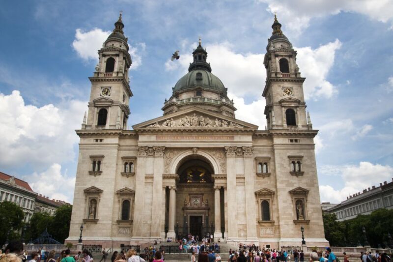 Budapest: Inner City Walking Tour in German - The Sum Up