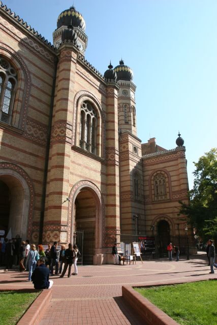 Budapest: Jewish Heritage Guided Tour with Synagogue Ticket - The Value of This Tour