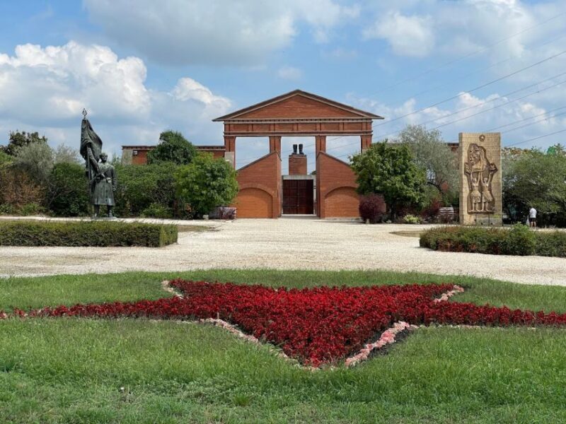 Budapest: Memento Park and Icons of Communism Guided Tour - A Deep Dive into the Experience