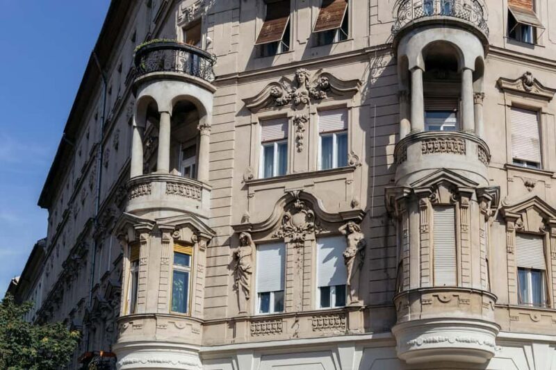 Budapest: Old Buda Walking Tour & Folk Music Performance - A Deep Dive into the Old Buda Walking Tour & Folk Music Experience