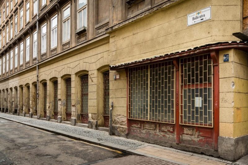 Budapest Old Jewish Quarter History Private Walking Tour - What to Expect from the Budapest Jewish Quarter Tour