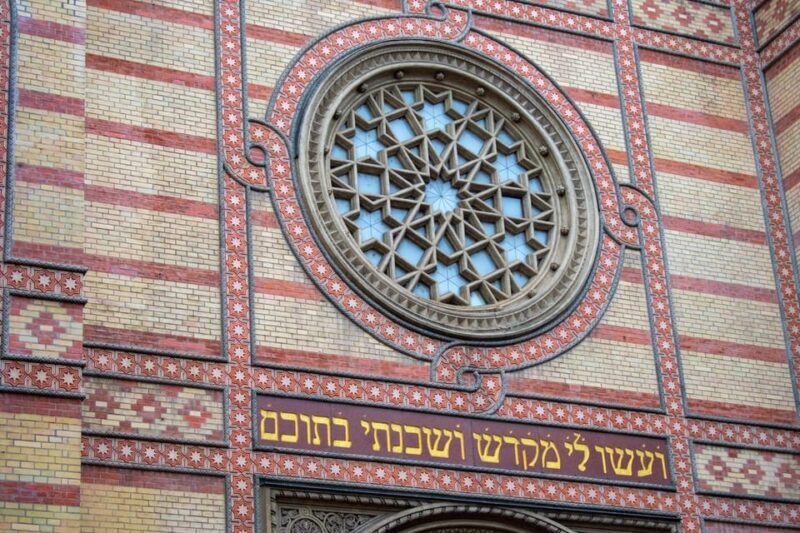 Budapest Old Jewish Quarter History Private Walking Tour - Exploring the Neighborhood’s Vibrant Life
