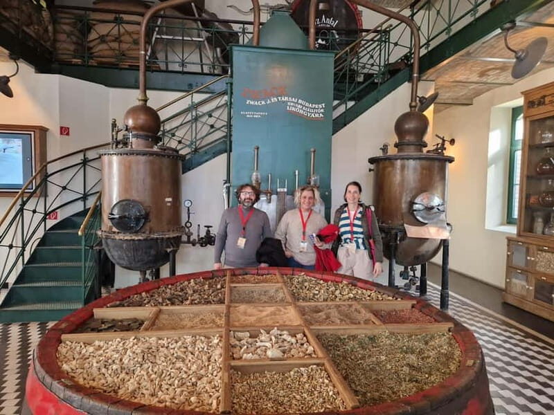 Budapest: Past & Future Tour with Unicum Tasting & MOL Visit - Budapest: Past & Future Tour with Unicum Tasting & MOL Visit