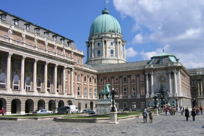 Budapest Private Arrival Transfer: Railway station to hotels - FAQ