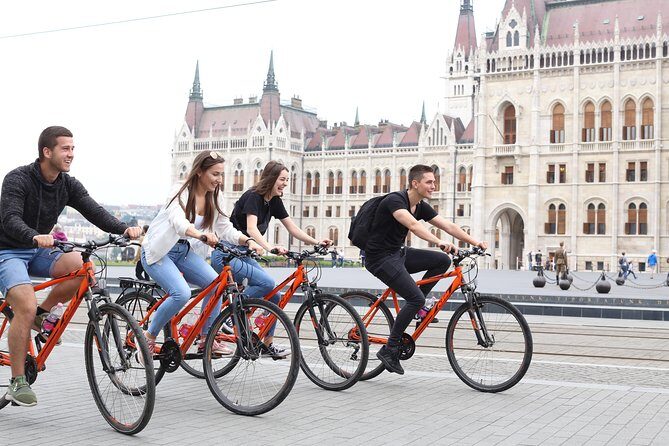 Budapest: Private Fahrradtour - optional mit E-Bikes - A Detailed Look at the Budapest Private Bicycle Tour