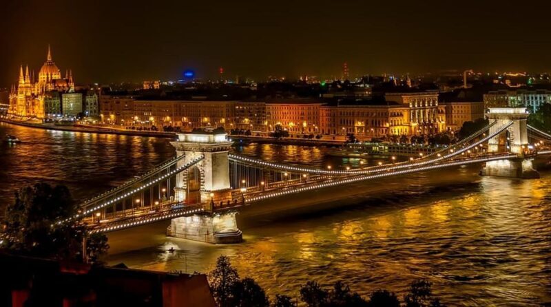 Budapest: Private Night Tour with a Local - Budapest: Private Night Tour with a Local
