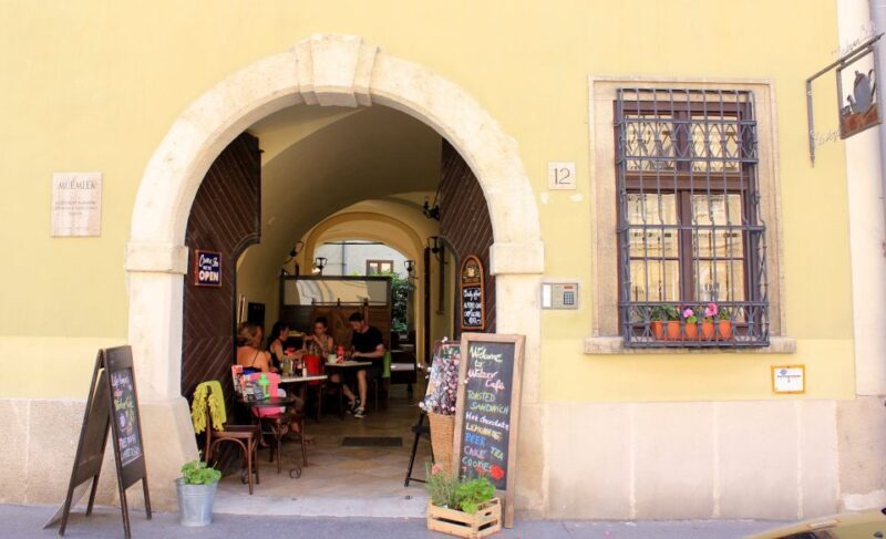Budapest: Private Walking Tour of the Castle District - What the Reviews Say