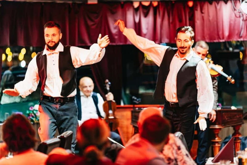 Budapest: Prosecco Dinner Cruise with Live Music - In The Sum Up