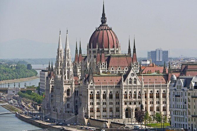 Budapest Royal Walking Tour: Elegance & Culture - Discovering Budapest: An In-Depth Look at the Royal Walking Tour