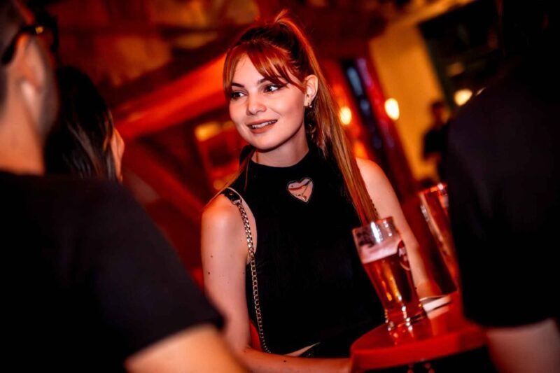 Budapest: Ruin Bar Pub Crawl with Entry Tickets - The Nightclub Experience and Open Bar