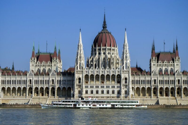 Budapest: Sightseeing Cruise on the Danube - FAQ