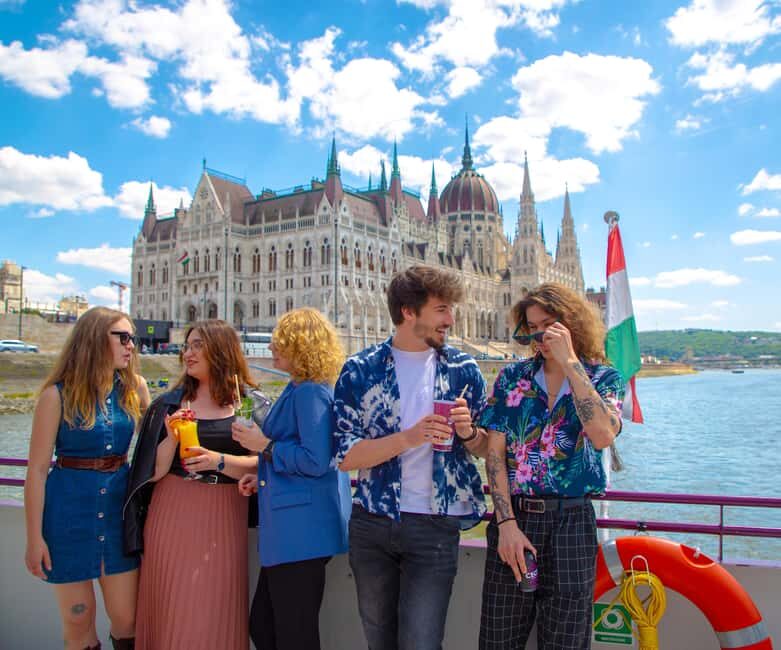 Budapest: Sightseeing Tour by Boat - Budapest: Sightseeing Tour by Boat