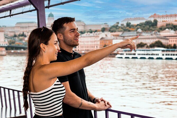 Budapest Sightseeing with Drink Included - A Detailed Look at the Budapest Danube Sightseeing Cruise