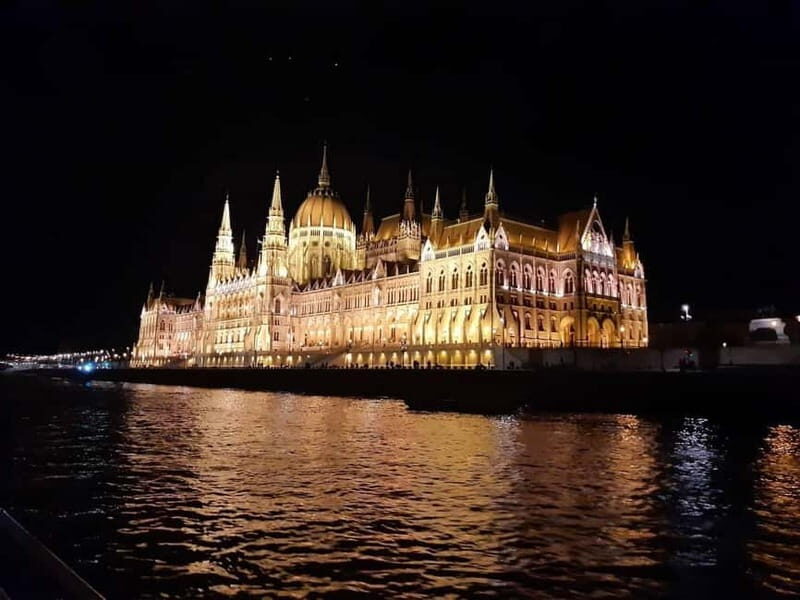 Budapest: Small Group Cruise on Private Boat w/ Live Guide - Budapest: Small Group Cruise on Private Boat with Live Guide