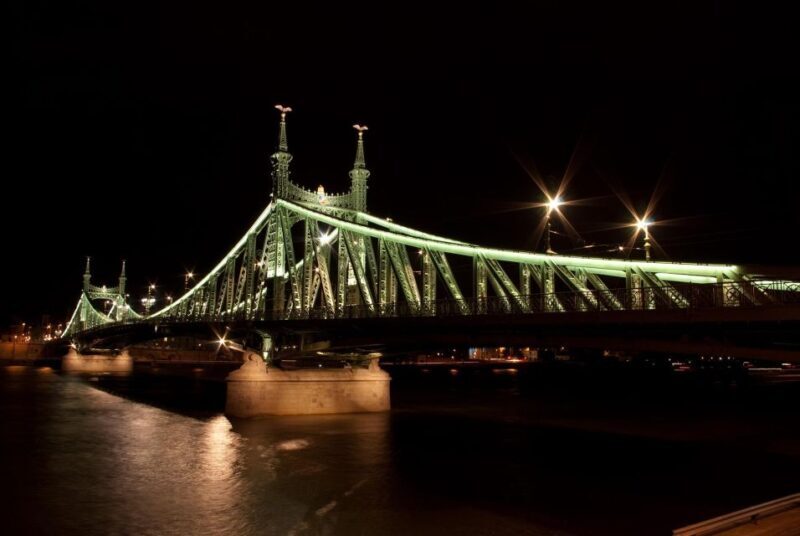 Budapest: Unlimited Prosecco and Wine Sightseeing Cruise - Setting the Scene: What’s on Offer?